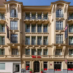 *** Hotel Ibis Centre Notre Dame Francia